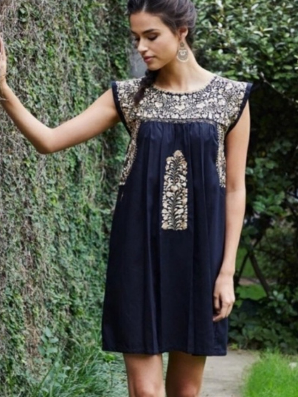 Mi Golobdrina black & gold embroidered dress sz large